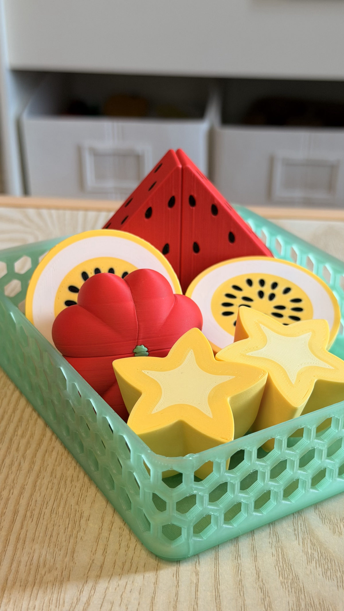 Quitanda Tropical - Kit com 4 Frutas e Cestinha