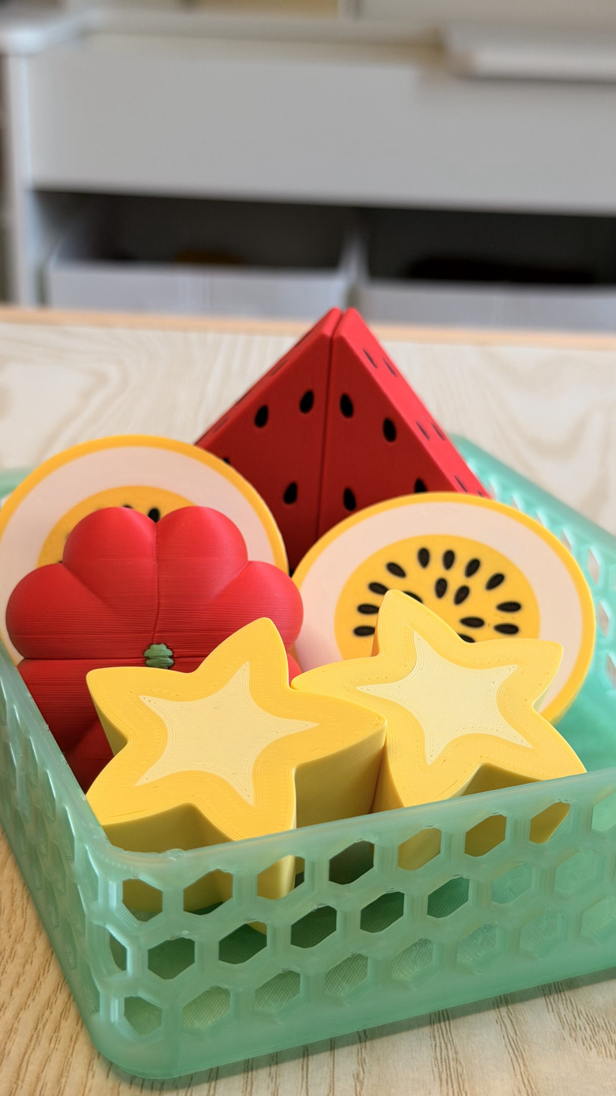 Quitanda Tropical - Kit com 4 Frutas e Cestinha